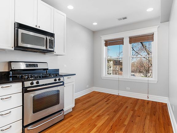 5th image of 3851 N Kedvale Ave APT E2
