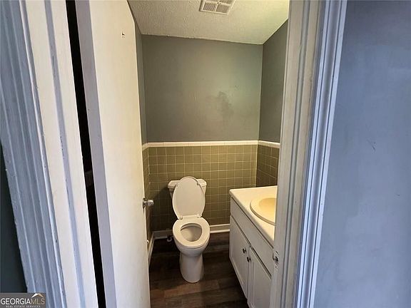 2nd image of 378 Cowan St