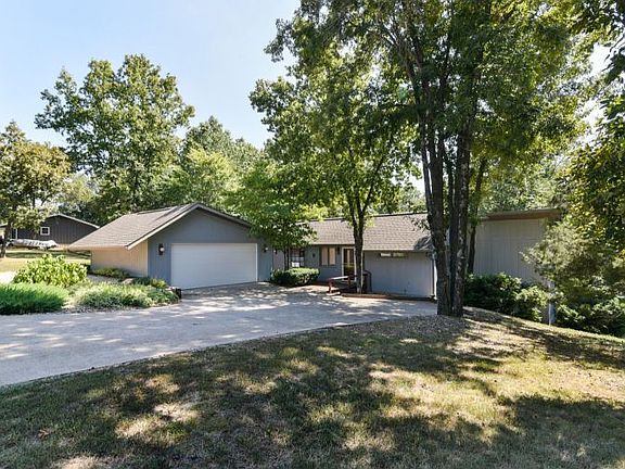 2nd image of 20 Northwoods Dr