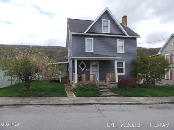 424 Sugar St, Roaring Spring, PA 16673