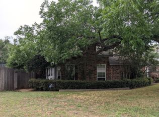 406 S Fielder Rd, Arlington, TX 76013