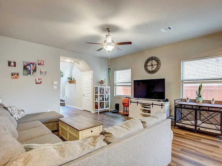 3916 Ford Dr — Photo 6