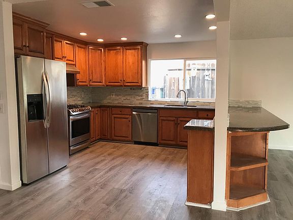 5th image of 5504 Loma Oak Ct