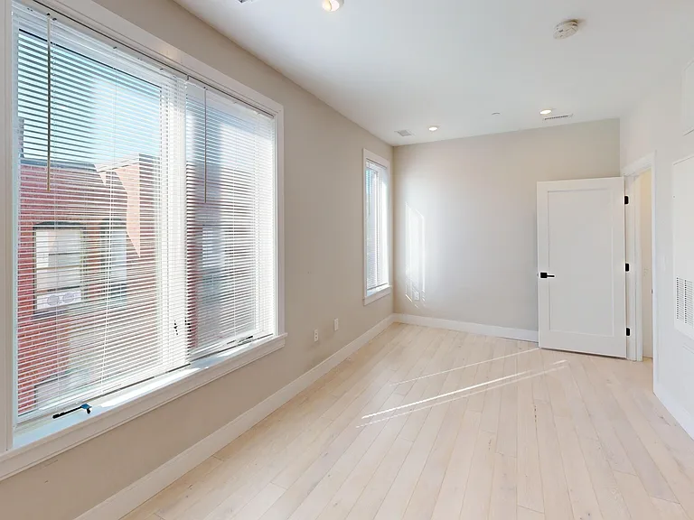 197 Green St #402 — Photo 3