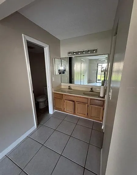 2416 SE Garden Ter #203 — Photo 10