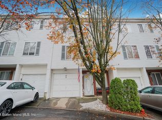 95 Jamie Ln, Staten Island, NY 10312
