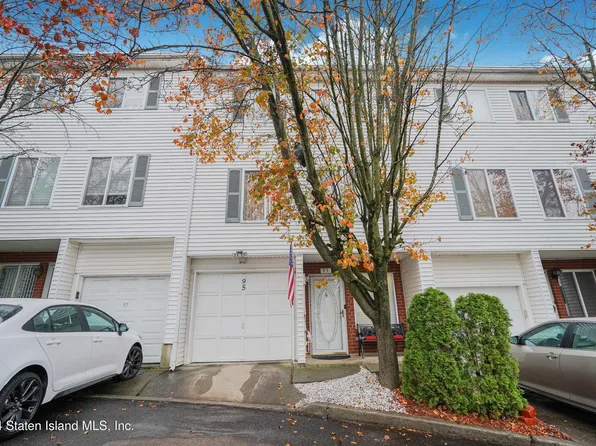 95 Jamie Ln, Staten Island, NY 10312