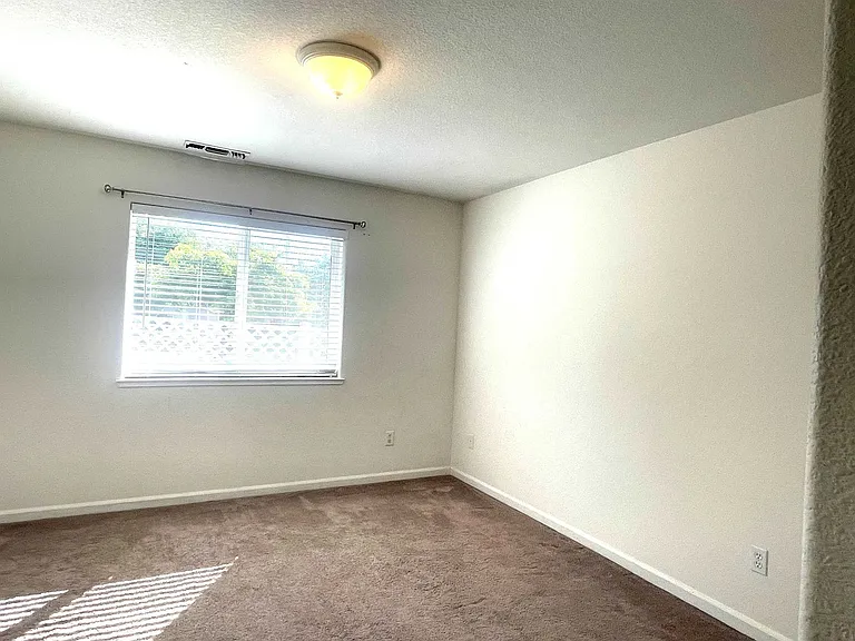 164 Highlands Ct — Photo 11