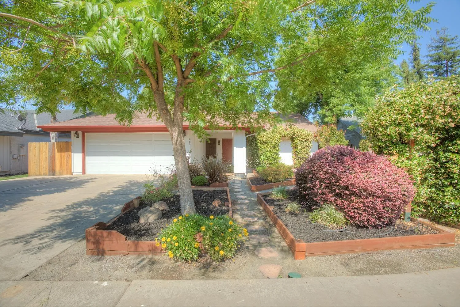 342 Bundy Ave photo 1