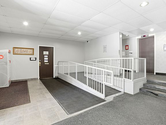 5th image of 666 Chippawa St #822020