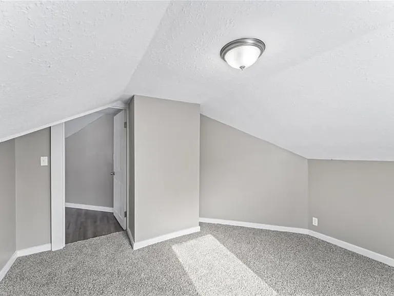 314 Grand Ave — Photo 18