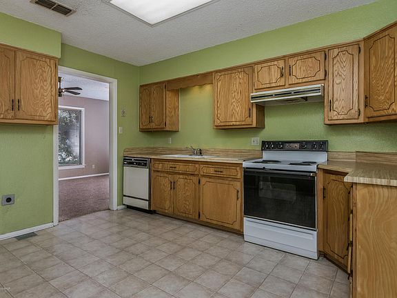 5th image of 219 Cedar Ave