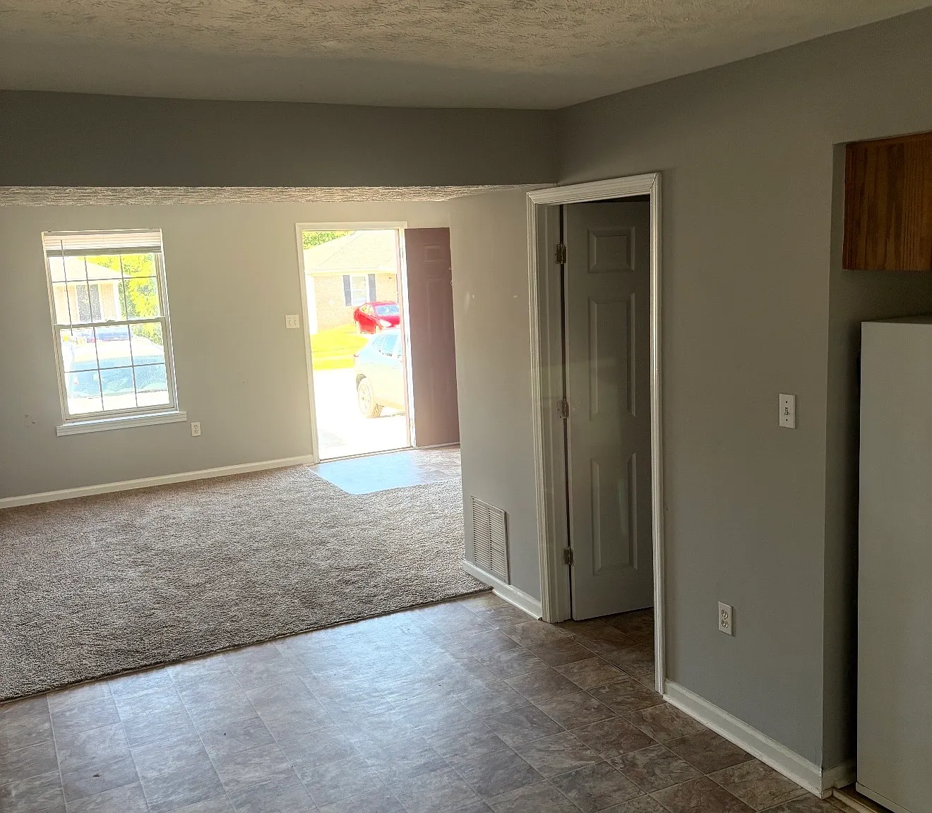 2 bed, 1.5 bath, 950 sqft, $1,150 — Photo 3