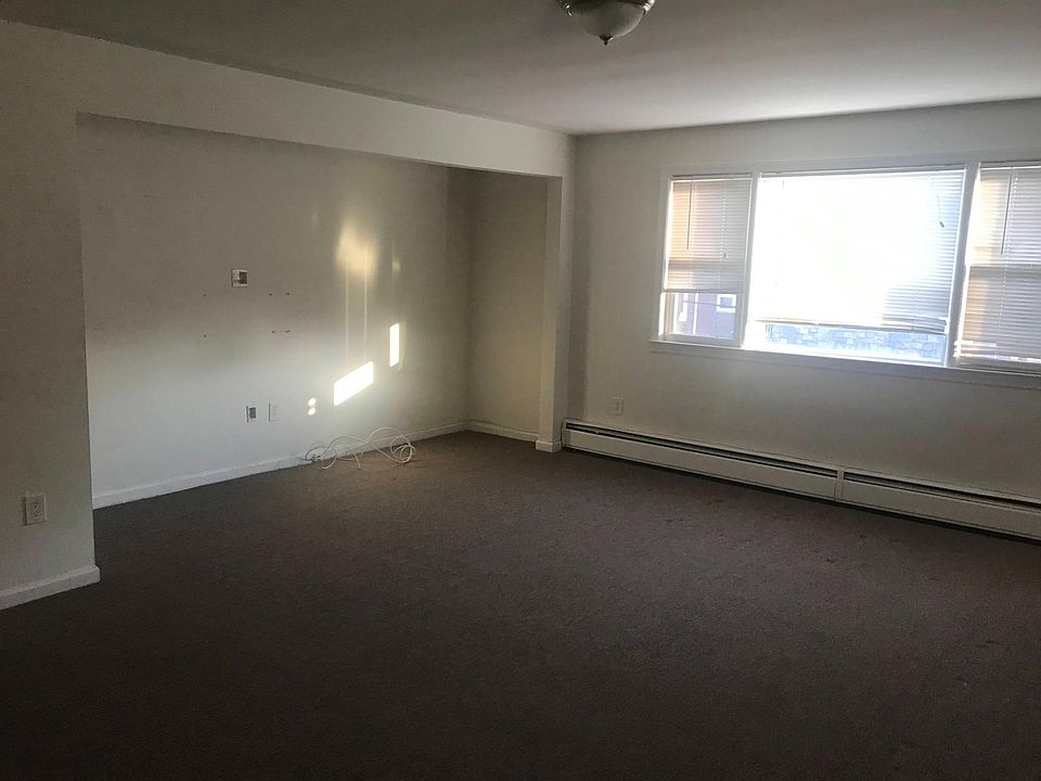 1st image of 40 Teresa Ave