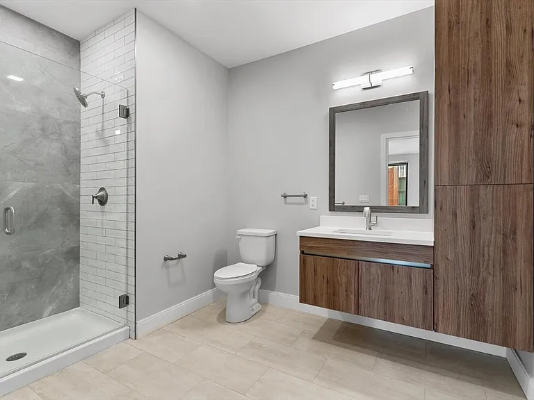 90 Central St #408 — Photo 4