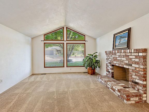 4th image of 1701 Willow Glen Way