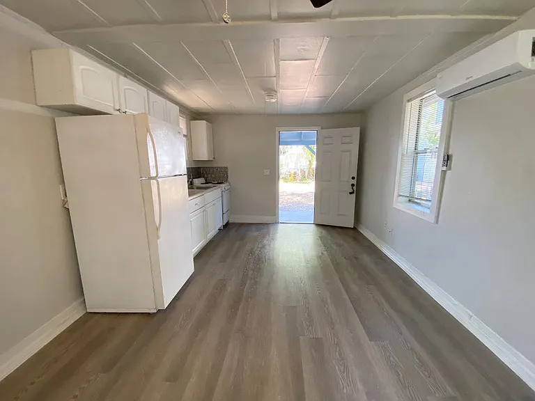 220 N Beaumont Ave #4 — Photo 7