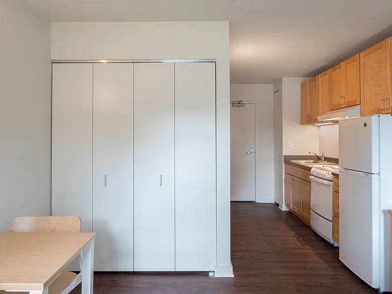East Park Apartments — Photo 7