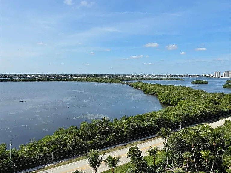 5550 N Ocean Dr — Photo 32