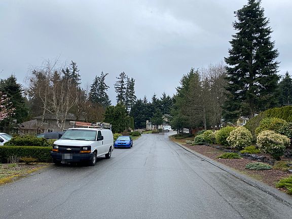 4th image of 12215 205th Ave E