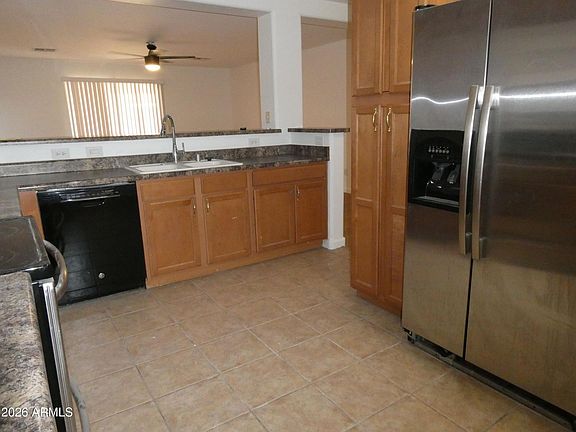 4th image of 11547 W Schleifer Dr