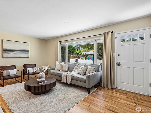 4th image of 108 N 184th Street