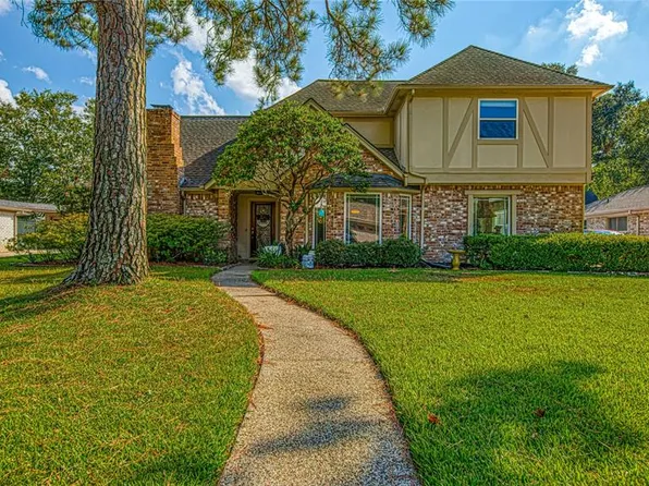 11611 Leaning Pine Drive, Houston, TX 77070