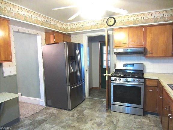 5th image of 14603 Clifton Blvd