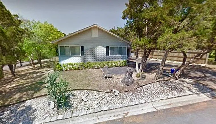 700 Tanglewood Ln — Photo 2