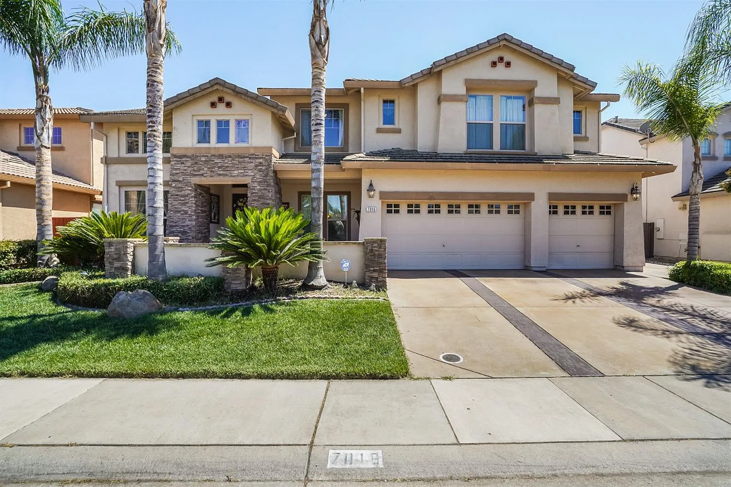 7016 Danberg Way photo 1
