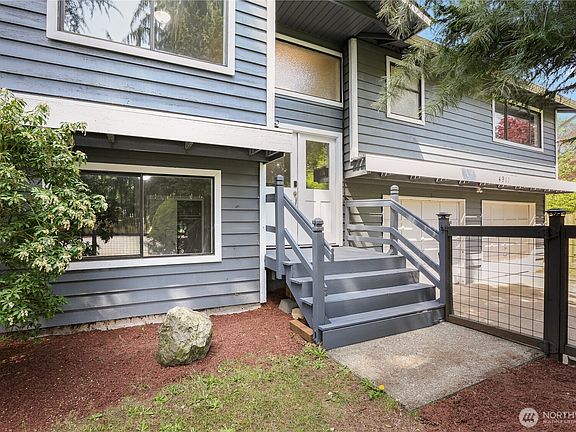4th image of 4911 128th Street NE