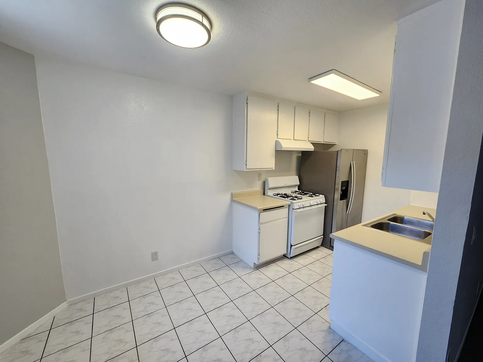 2 bed, 850 sqft, $1,950 — Photo 4