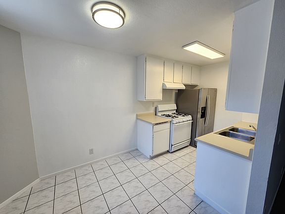 4th image of 1524 W 206th St