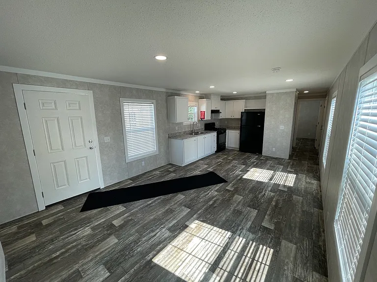 2955 Dekalb St #9 — Photo 3