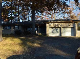 16 Robin Hood Ln, Jackson, TN 38305