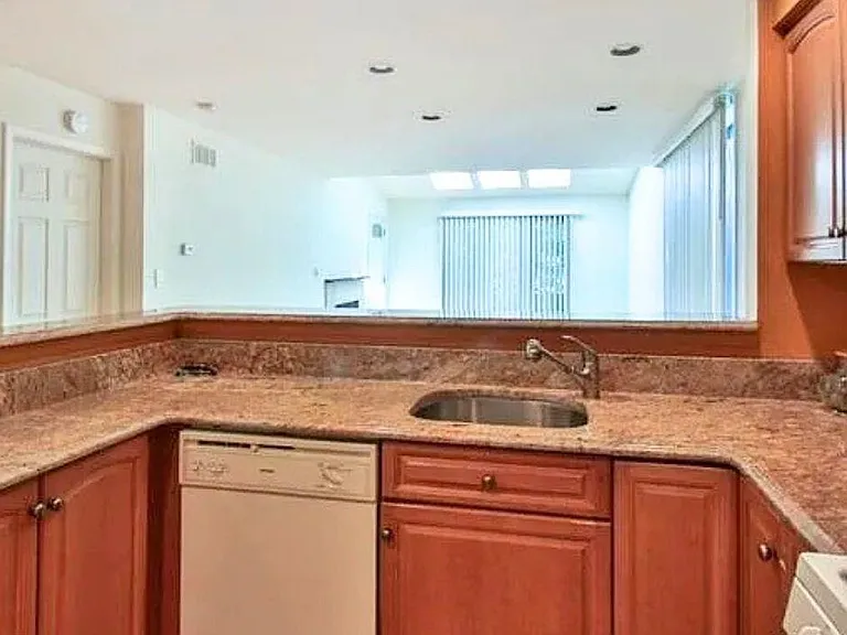 700 Mainsail Ln #700 — Photo 4
