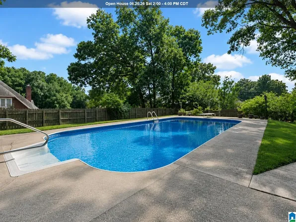 1361 8th Pl, Pleasant Grove, AL 35127