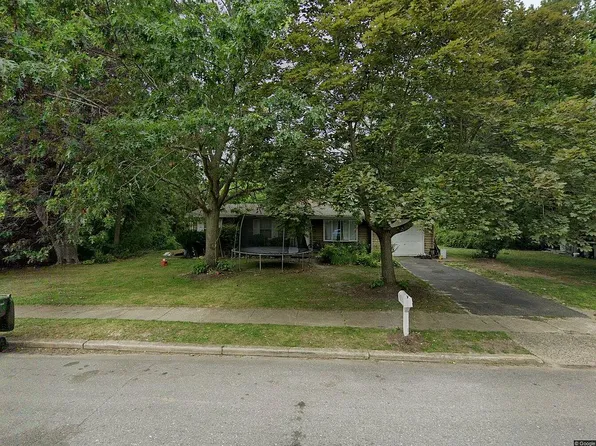 30 Brian St, Lakewood, NJ 08701