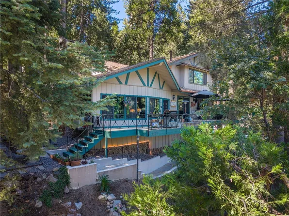 24611 Valle Dr, Crestline, CA 92325