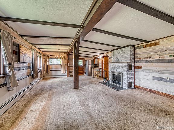 5th image of 557 Alfred St