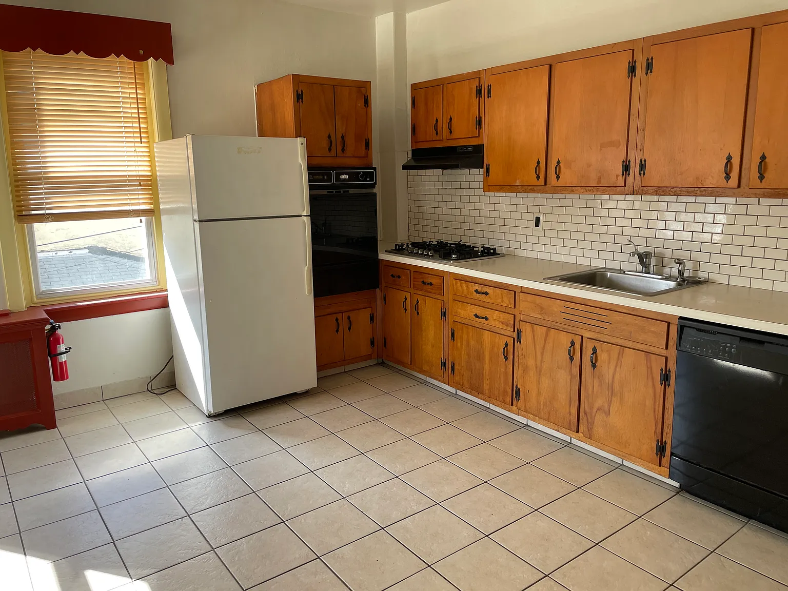 2 bed, 1500 sqft, $2,050 — Photo 3