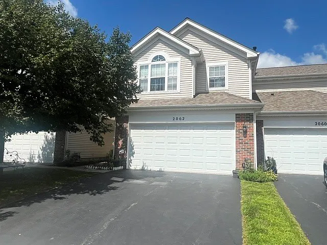 2 bed, 1639 sqft, $2,400 — Photo 1