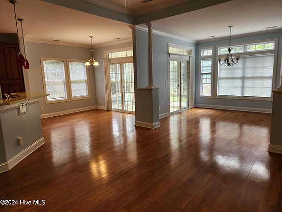 4th image of 601 Creekway Cir SE