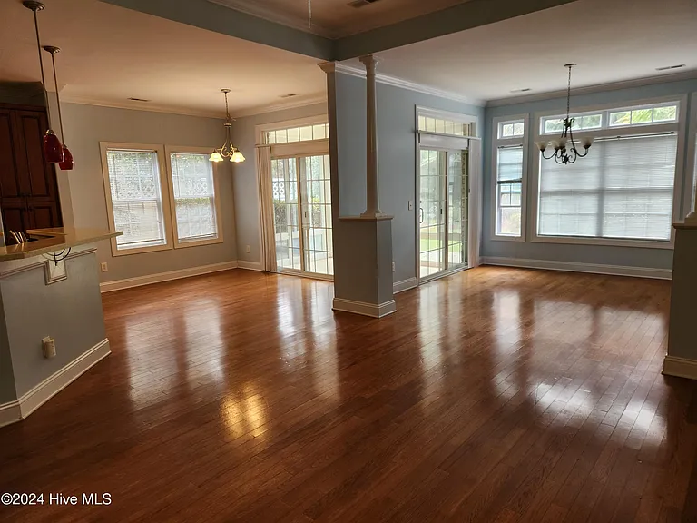 601 Creekway Cir SE — Photo 4