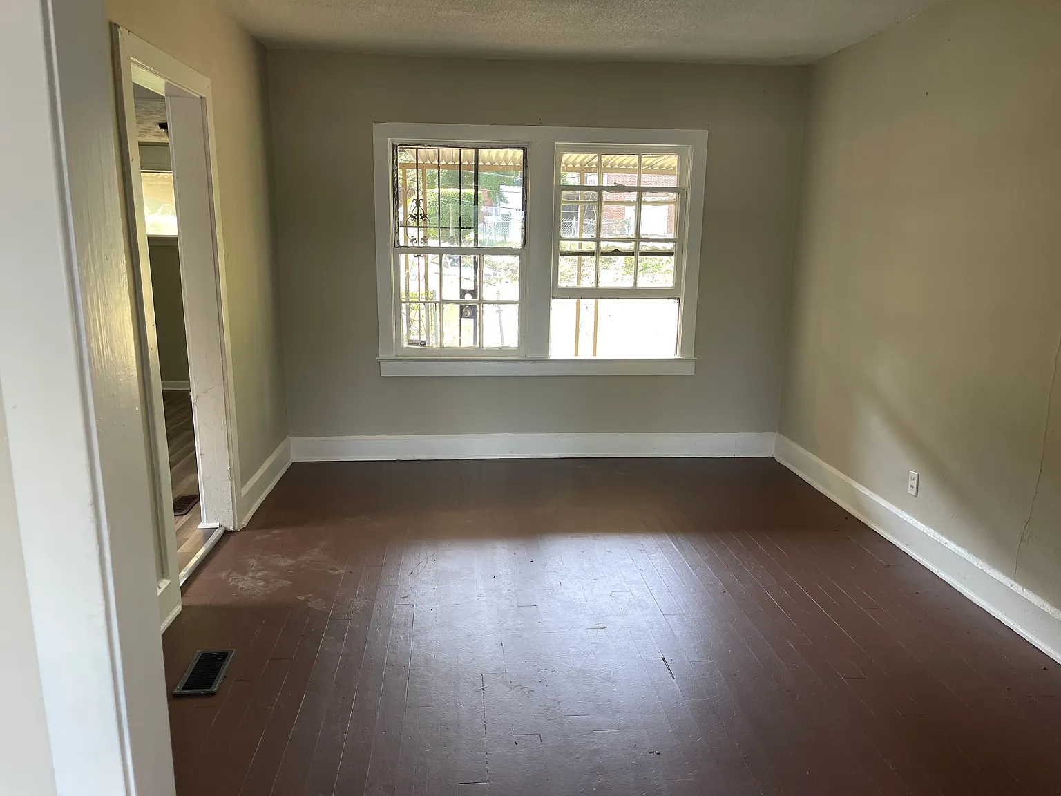 2 bed, 1075 sqft, $795 — Photo 2