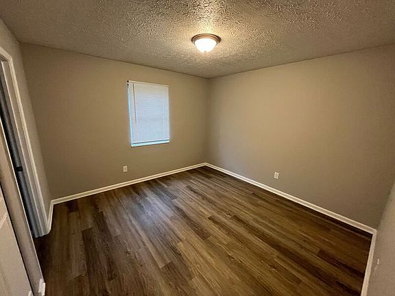 4th image of 672 Knox Blvd Unit 32