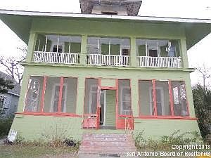 1st image of 823 Camden St
