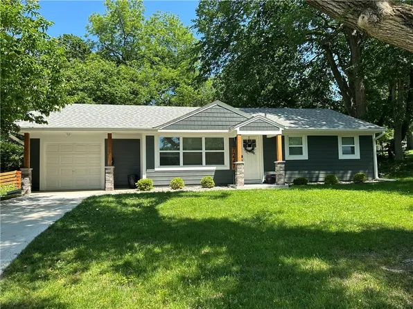 7247 Hardy St, Overland Park, KS 66204