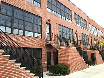 49 Summit Street in Columbia St Waterfront District