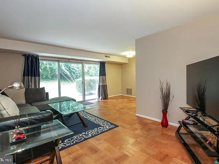 10028 Mosby Woods Dr #232 — Photo 2